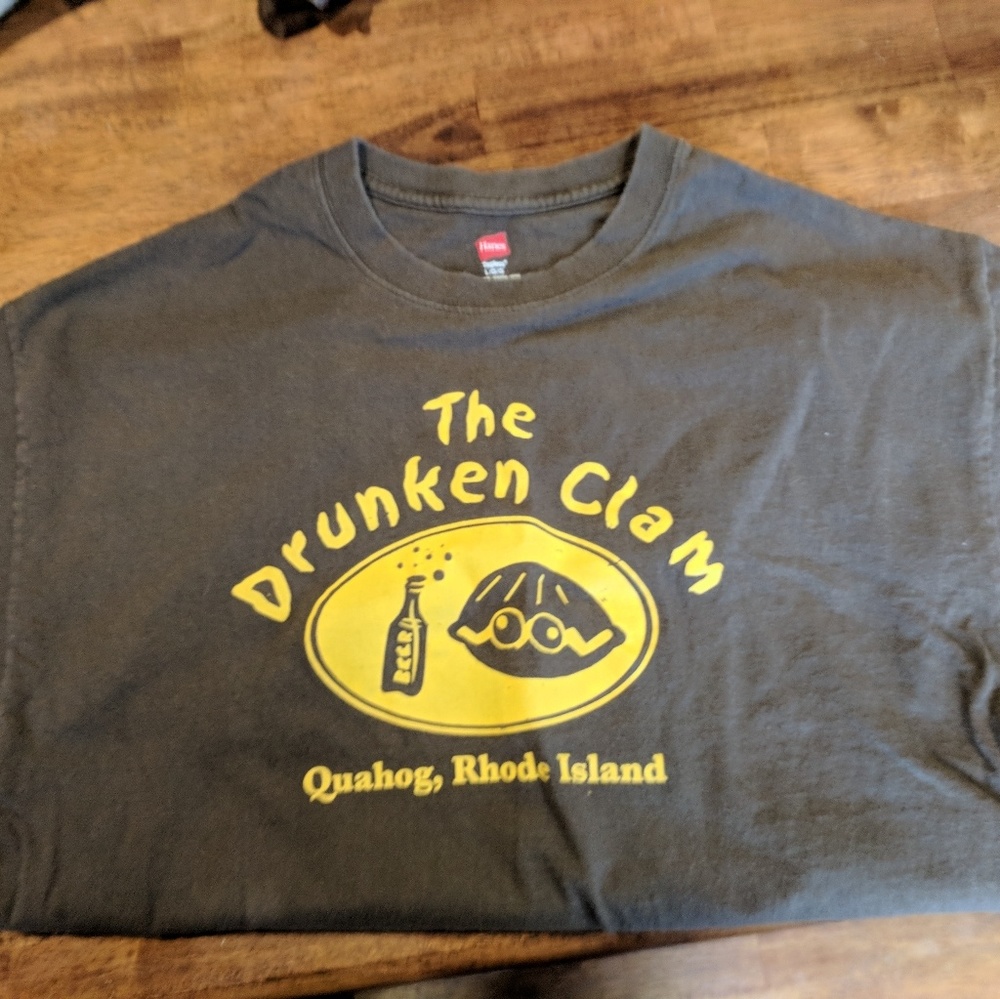 T-shirt The Drunken Clam Family Guy